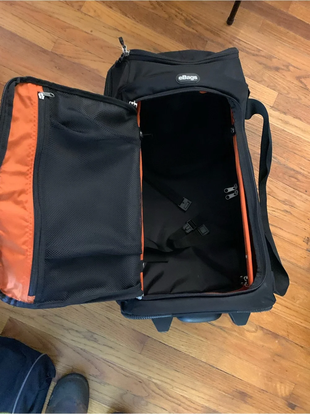 eBags Rolling Black Carry On Suitcase Luggage Convertible Backpack EB2066-25W